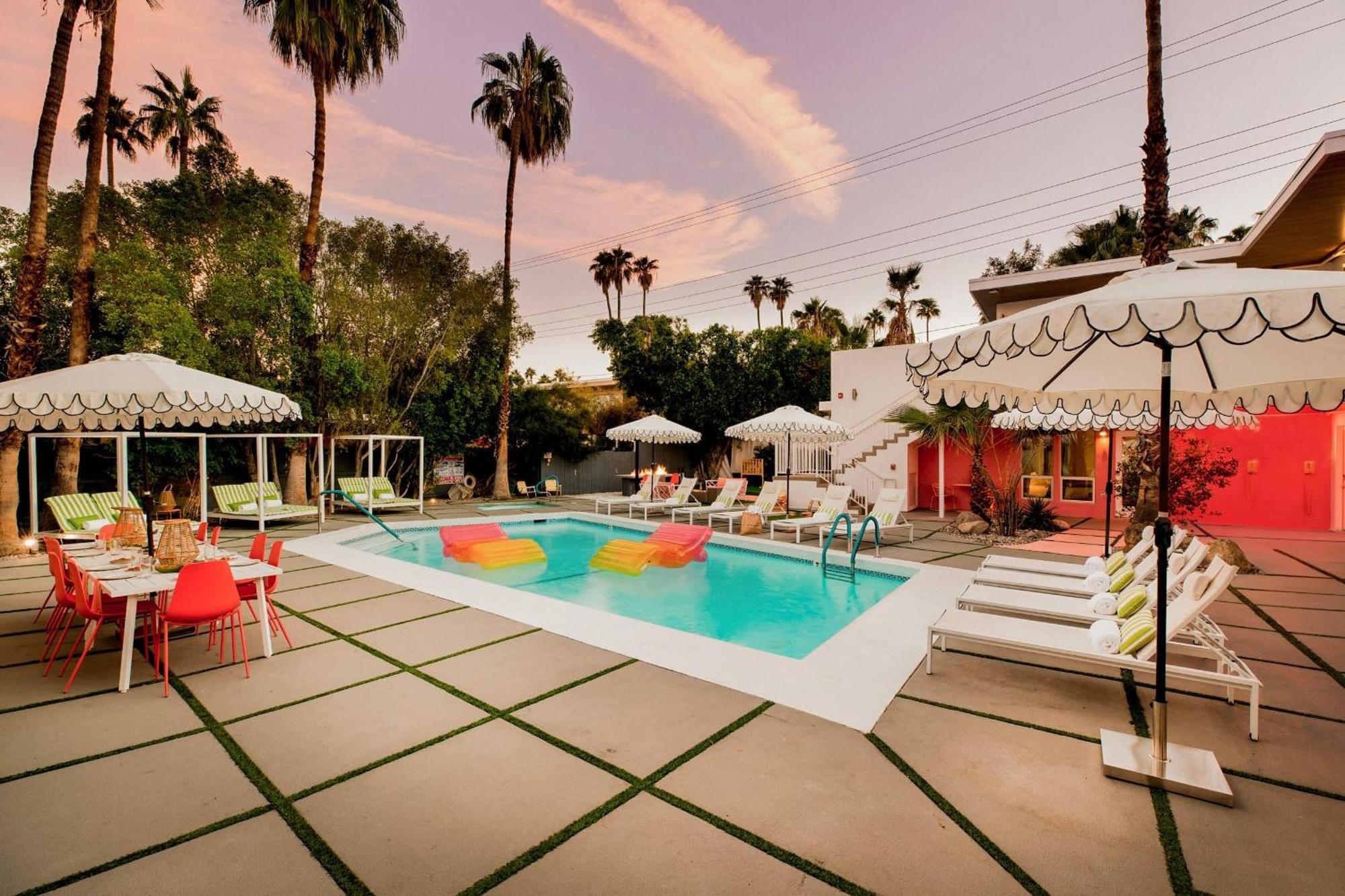 The Wesley Hotel By Avantstay Retro Spacious W Bbq Pool Spa Palm Springs