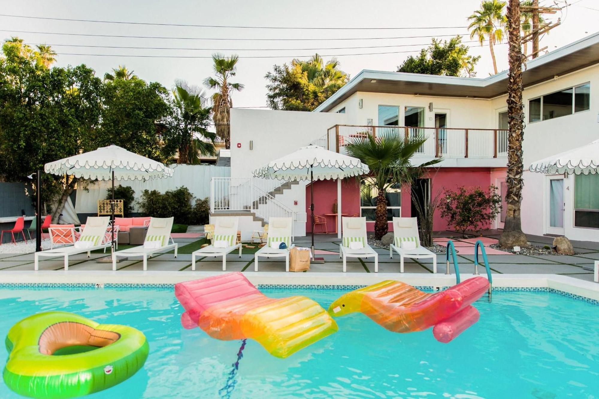 The Wesley Hotel By Avantstay Retro Spacious W Bbq Pool Spa